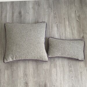 Throw wool pillows - Design within Reach
